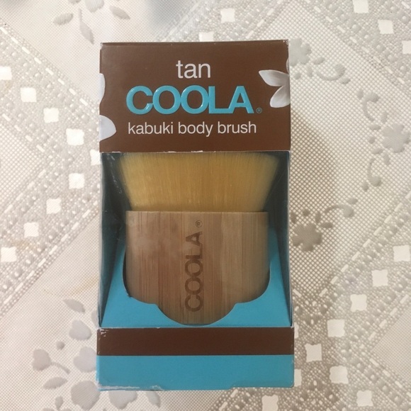 🆕 COOLA Organic Sunless Tan Kabuki Brush - Picture 2 of 5